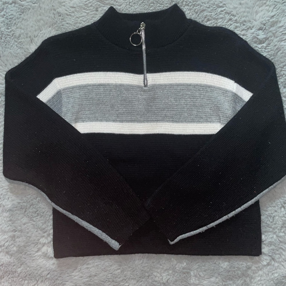 Crew Neck - Picture 2 of 3